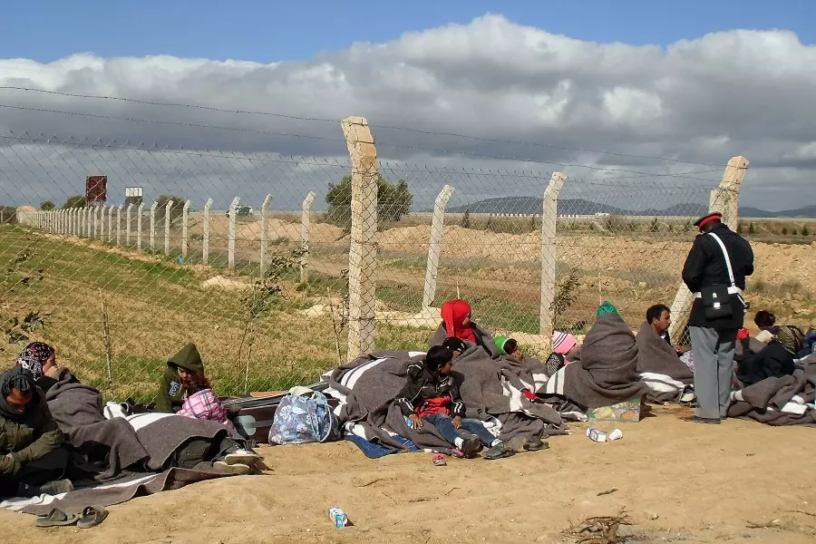اللاجئون السوريون لايزالون في "العراء" بين المغرب والجزائر
