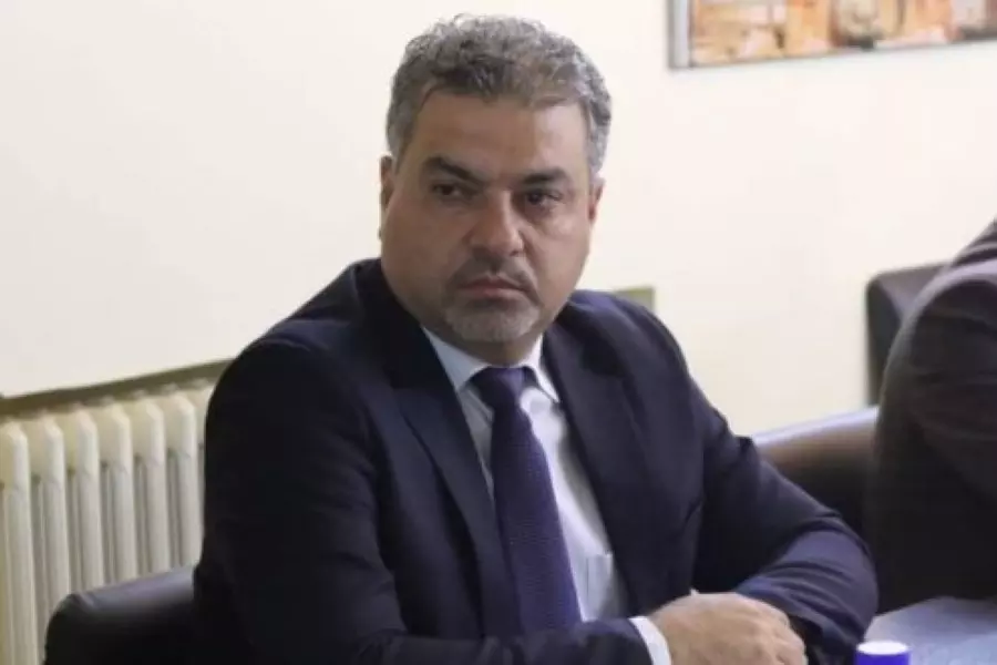 مدافعا عن "الجمارك" .. وزير مالية النظام الممارسات السلبية توقفت منذ شهر ..!!