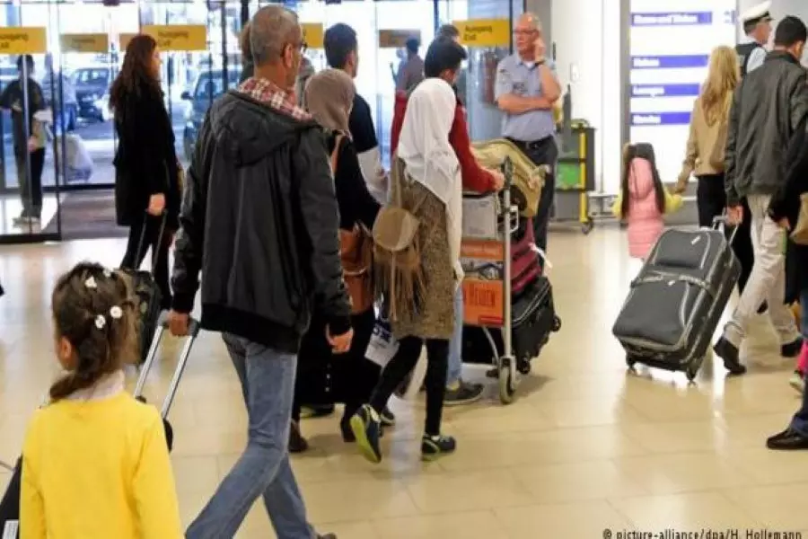 ألمانيا تستثني زوجات اللاجئين اللواتي تزوجن وهنّ قاصرات من لم الشمل العائلي