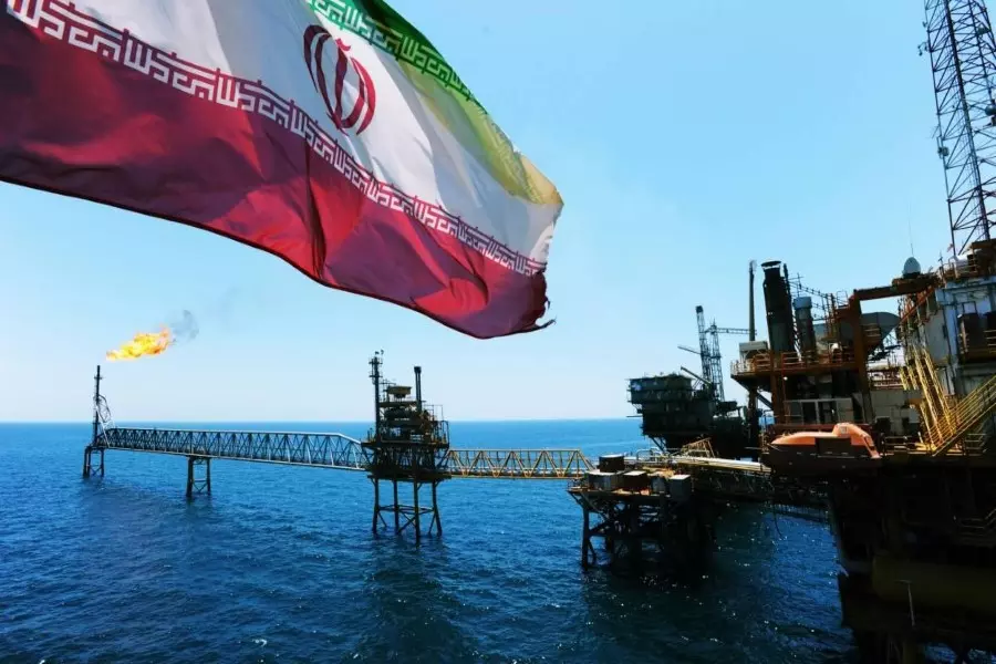 رغم العقوبات الاقتصادية ... إيران تدعم نظام الأسد بالنفط لمواجهة أزمة الوقود الخانقة