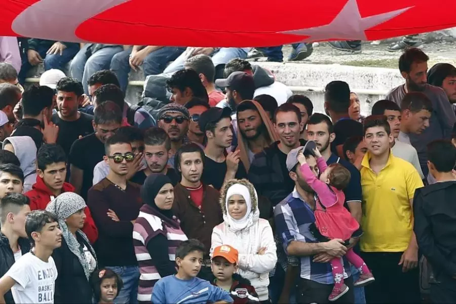 أزمة "كورونا" تلقي بثقلها على اللاجئين السوريين بتركيا فمن يساعدهم ...؟