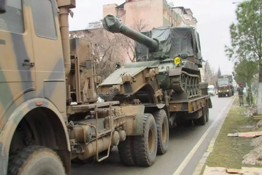الجيش التركي يدفع بتعزيزات عسكرية جديدة إلى المنطقة المقابلة لـ "عفرين"