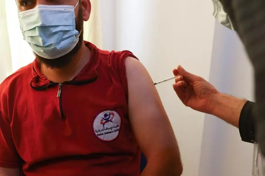 أكثر من 18 ألف تلقوا اللقاح بالشمال المحرر .. وصحة النظام ترفع حصيلة "كورونا"