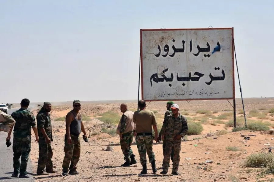قوات الأسد تخلي مطار دير الزور وتنقل طائرات مروحية وحربية إلى معسكر الطلائع