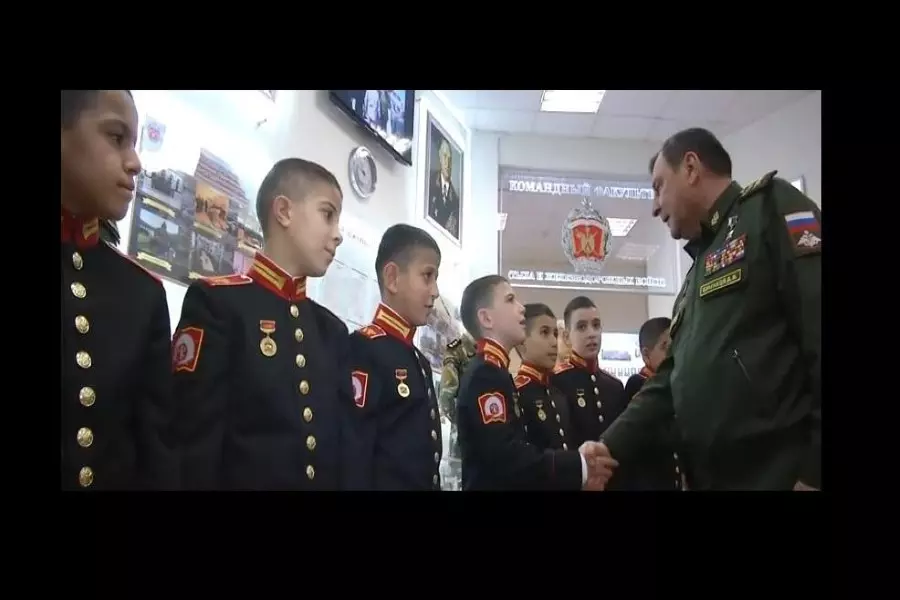 روسيا تُخضع "أطفال سوريين قُصّر" لتعليم عسكري في مدارسها