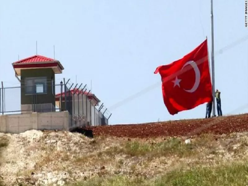 تركيا تأسف لمقتل سوري على الحدود وتؤكد على الصرامة منعاً لتسلل عناصر من تنظيم الدولة