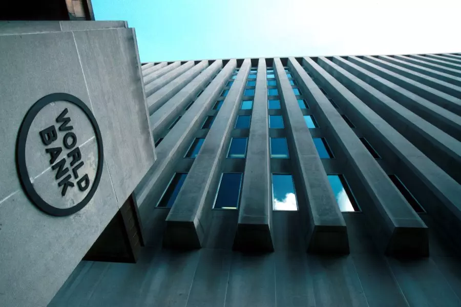 البنك الدولي: الاقتصاد الإيراني يتجه نحو الانخفاض بنسبة سلبية أكبر مما كان عليه