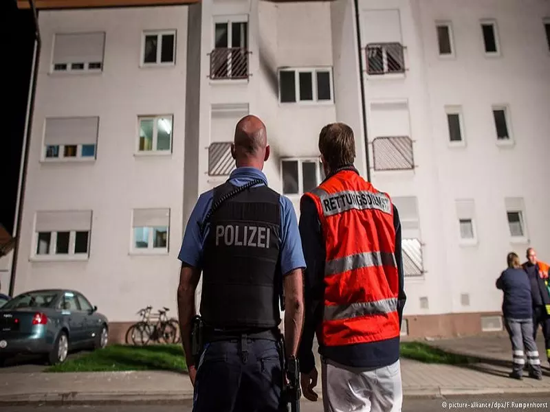 إصابة خمسة لاجئين بينهم سوريين في حريق بأحد مباني اللاجئين في ألمانيا