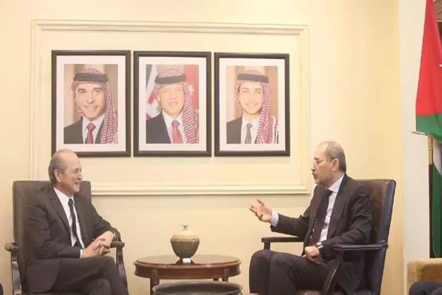 وزير الخارجية الأردني يبحث مع مبعوث الرئيس الفرنسي جهود التوصل إلى حل سياسي للأزمة السورية