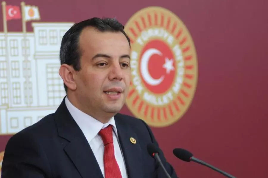 رئيس بلدية تركي معارض يهدد السوريين بعد فوزه بالانتخابات ومحلل تركي يطمئن