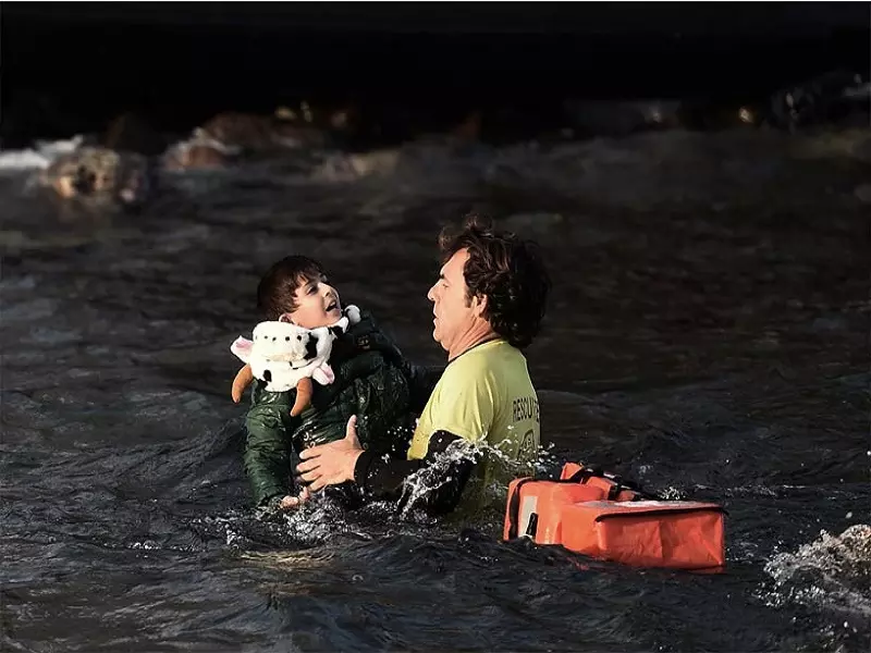 خفر السواحل التركي ينتشل 4 جثث لمهاجرين بينهم طفلان