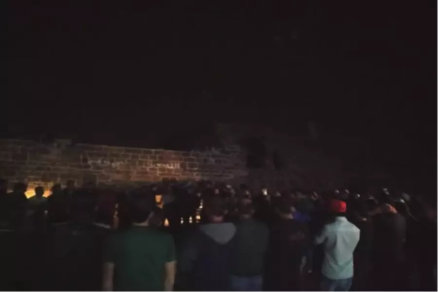 مظاهرات ليلية في درعا رفضا وتنديدات بتعزيزات قوات الأسد للمحافظة