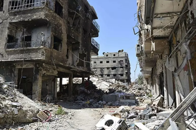 منظمة: تعليمات لجيش النظام بوقف "التعفيش" وسرقة الممتلكات في مخيم اليرموك