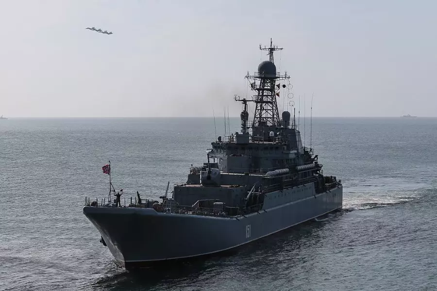سفينة الإنزال الروسية "نوفوتشيركاسك" تدخل مياه البحر المتوسط باتجاه سوريا