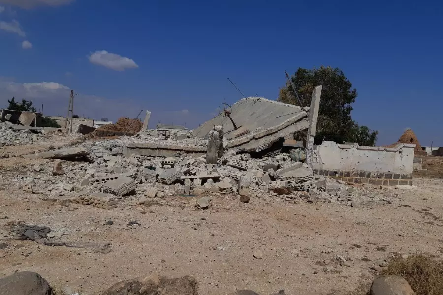 ثلاث شهداء وجرحى مدنيون بقصف مدفعي للنظام استهدف مخيماً للنازحين بأم جلال جنوب إدلب