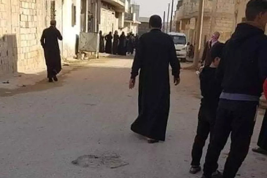 مقتل مدنيين بانفجار مجهول في محل للخردة في طيبة الأمام بريف حماة
