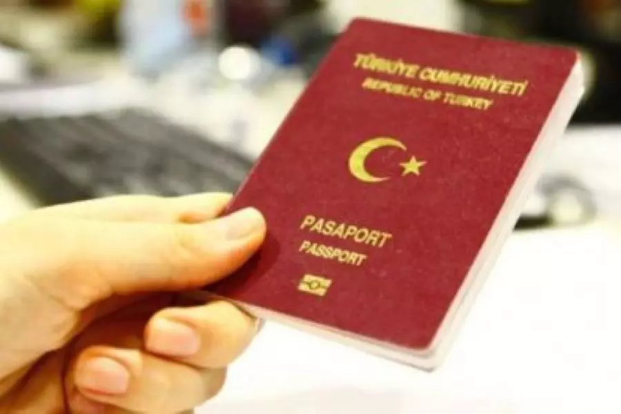تركيا تمنح طبيب أسنان سوري وعائلته الجنسية التركية لتفوقه في عمله