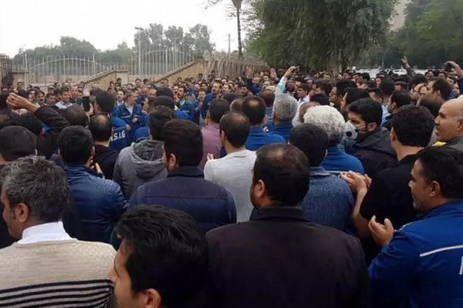 هتافات عمال إيران المحتجون: اتركوا سوريا وفكروا في حالنا