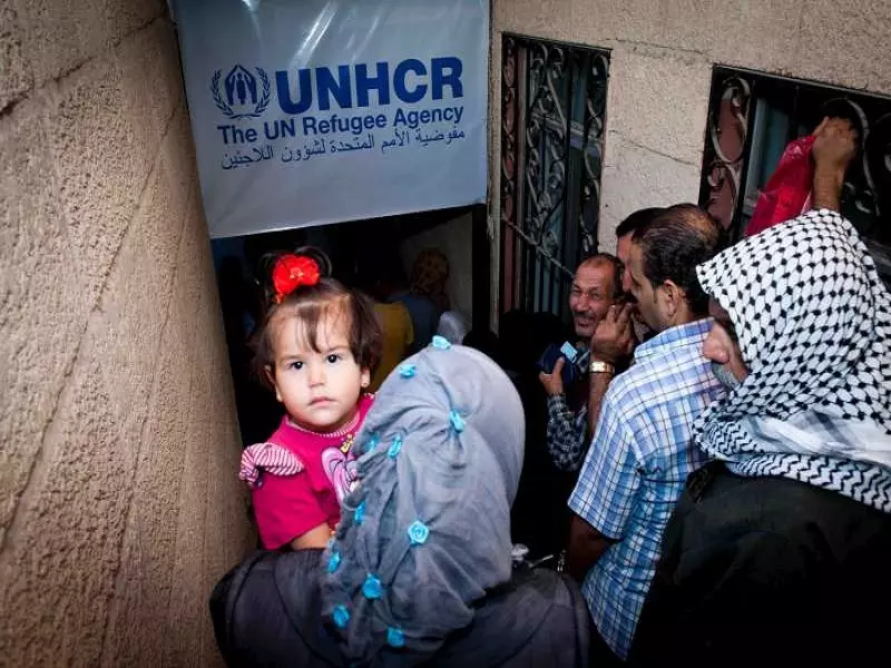 مفوضية الأمم المتحدة توزع مساعدات الشتاء للاجئين السوريين في لبنان