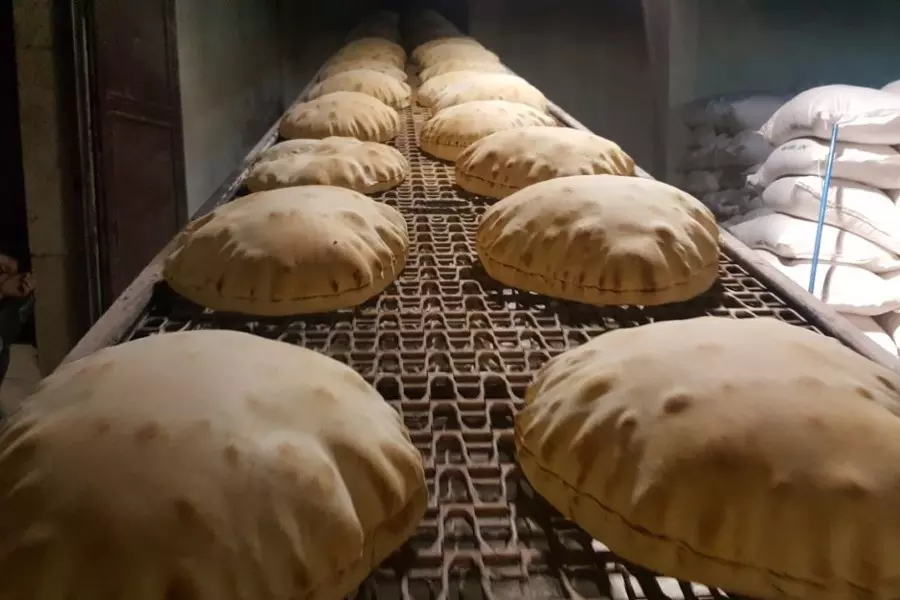 حكومة "الإنقاذ" تخالف فرن ببنش قرر بيع ربطة الخبز بأقل من تسعيرتها والتهمة جاهزة