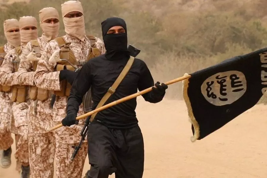 كُتّاب عرب يحذرون: إعلان النصر على داعش لا يعني نهايته أو انتهاء خطره