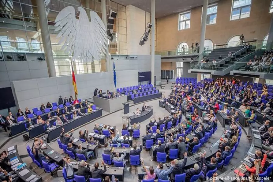 البرلمان الألماني يجيز سحب الجنسية من مقاتلي "التنظيمات الإرهابية"