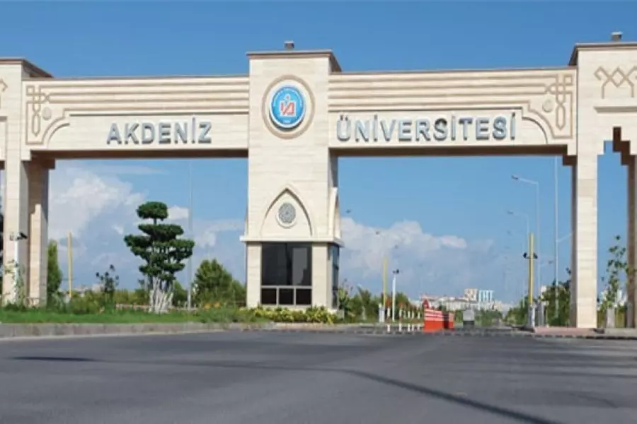 جامعتان في انطاليا واسطنبول تفتحا أبوابهما للطلاب السوريين