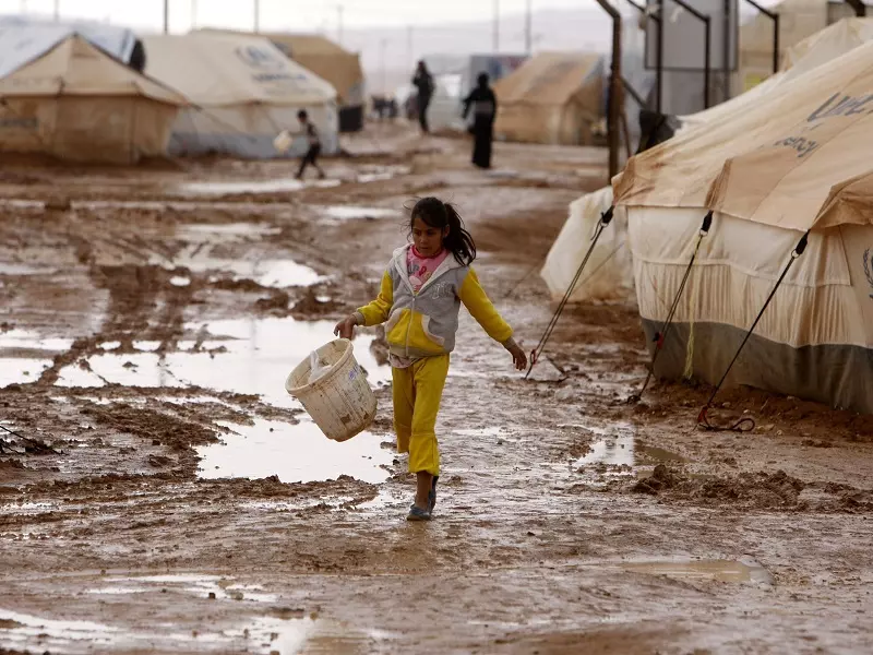 "لا للخيم" .. حملة جديدة لدعم اللاجئين السوريين في المخيمات