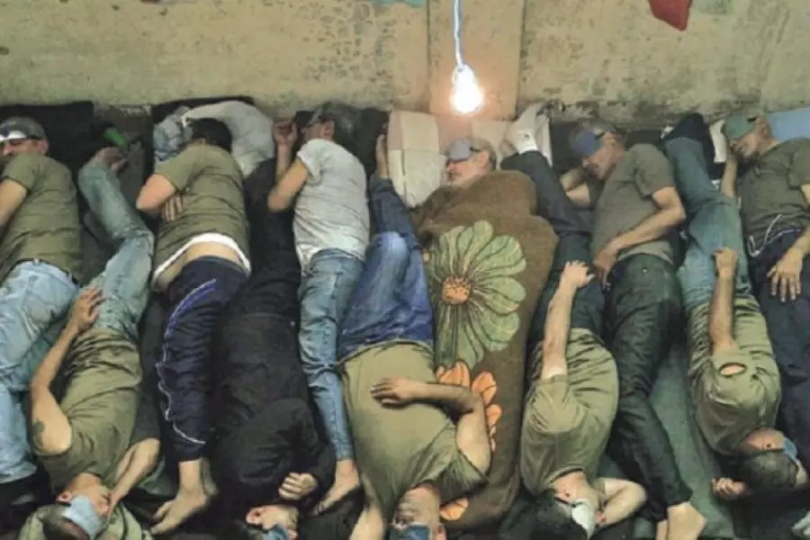 حقوقيون يحذرون عائلات المعتقلين بسجون الأسد من الوقوع ضحية الاحتيال والابتزاز