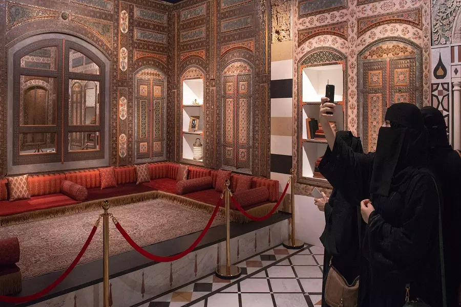 "تحفة دمشقية" تصل لمتحف سعودي بعد شرائها من قبل عائلة لبنانية قبل أكثر من 30 عاما