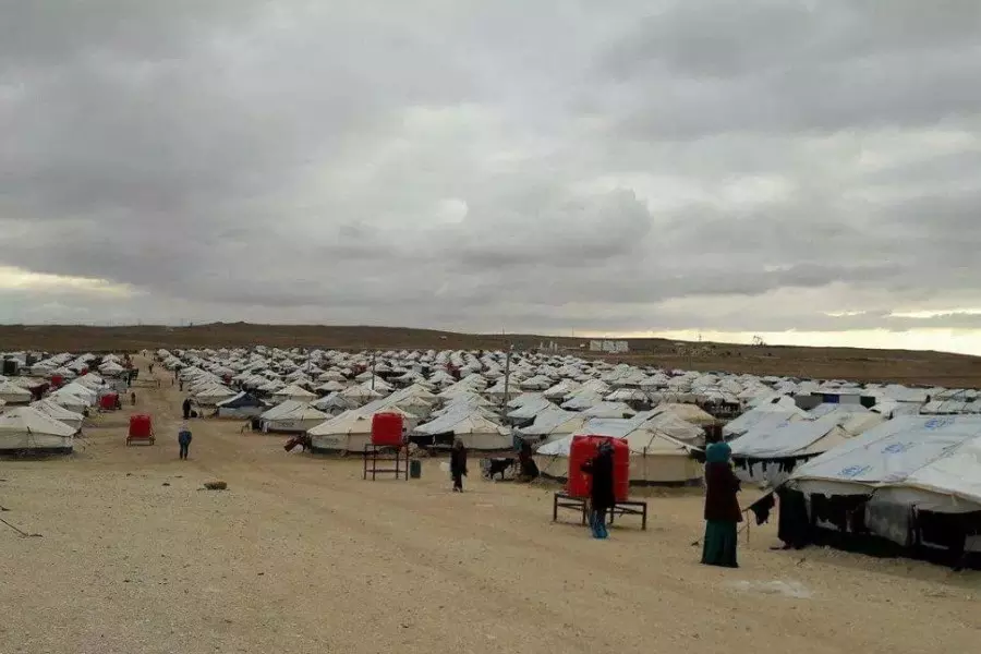 دفعة جديدة من اللاجئين العراقيين في مخيم الهول بالحسكة تعود إلى مدينة نينوى العراقية