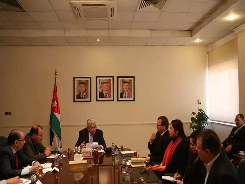 بحث سبل دعم الأردن لتنفيذ "الاستجابة الأردنية للأزمة السورية 2015"