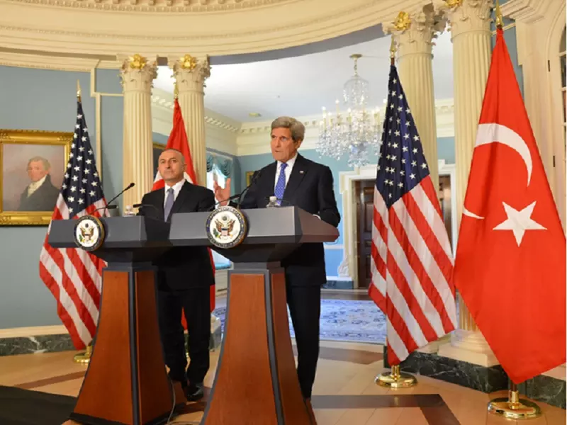 كيري : تركيا شريك لابد منه في محاربة تنظيم الدولة في العراق و سوريا