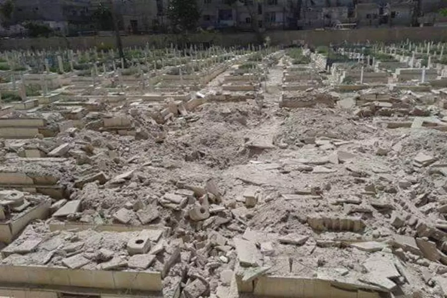 قوات النظام وروسيا تمنع أهالي اليرموك من زيارة مقبرة الشهداء بعيد الأضحى
