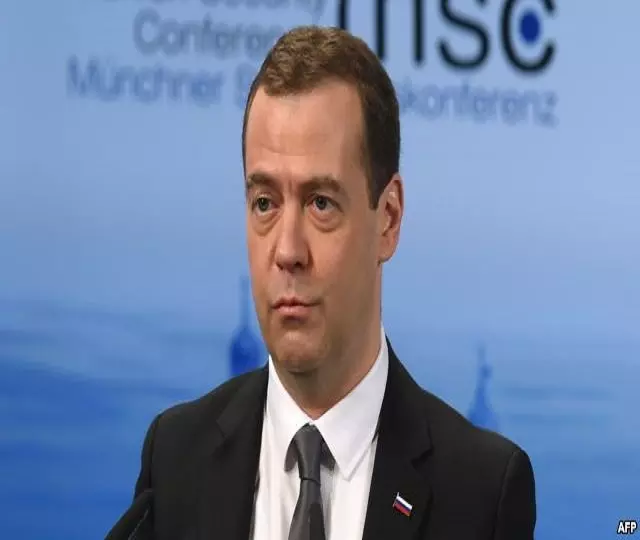 روسيا ... تؤكد أهمية بقاء الأسد وتجدد التحذير من أي تدخل بري بسورية