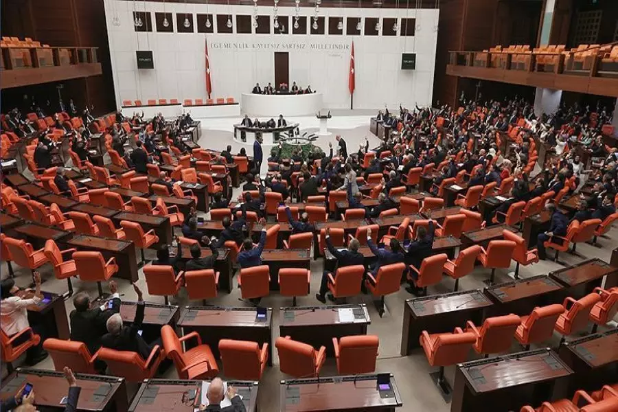 البرلمان التركي يمدد صلاحية الحكومة بإجراء عمليات عسكرية في العراق وسوريا