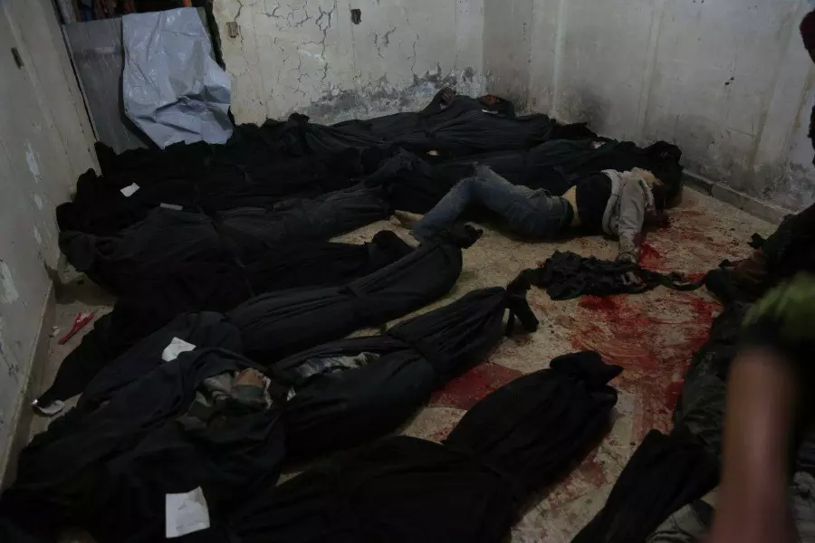 أكثر من 25 شهيداً في مدينة دوما بقصف عنيف من طيران الأسد وروسيا