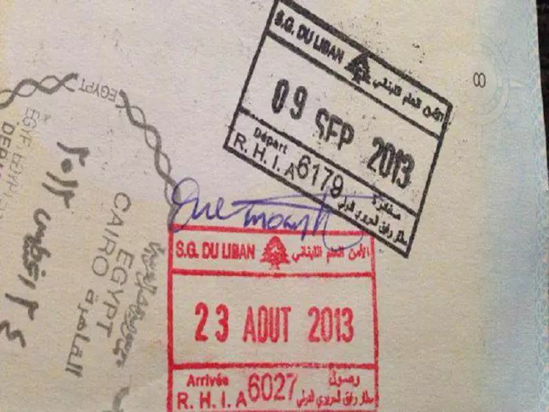 الإدعاء على شبكة تزور .. أوراق الدخول للسوريين في لبنان