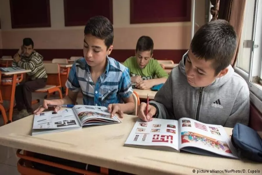 الاتحاد الأوروبي يعلن استمراره بدعم مشروع دمج الأطفال السوريين بنظام التعليم التركي