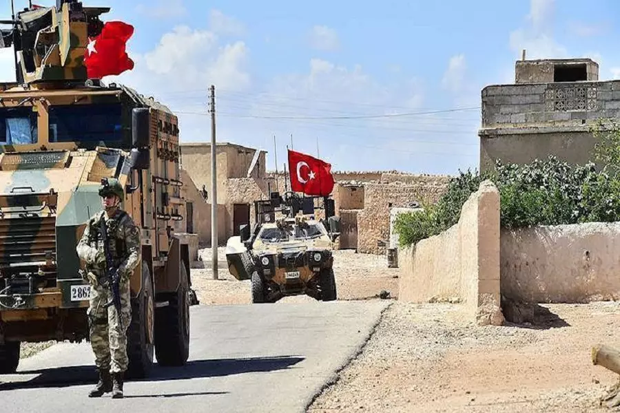 قوات تركية تسير الدورية 23 في منبج شرق حلب