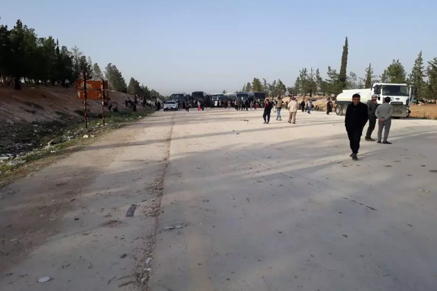 وصول أول دفعة من مهجري جنوب دمشق إلى شمال حلب وعددهم 1643 شخصاً