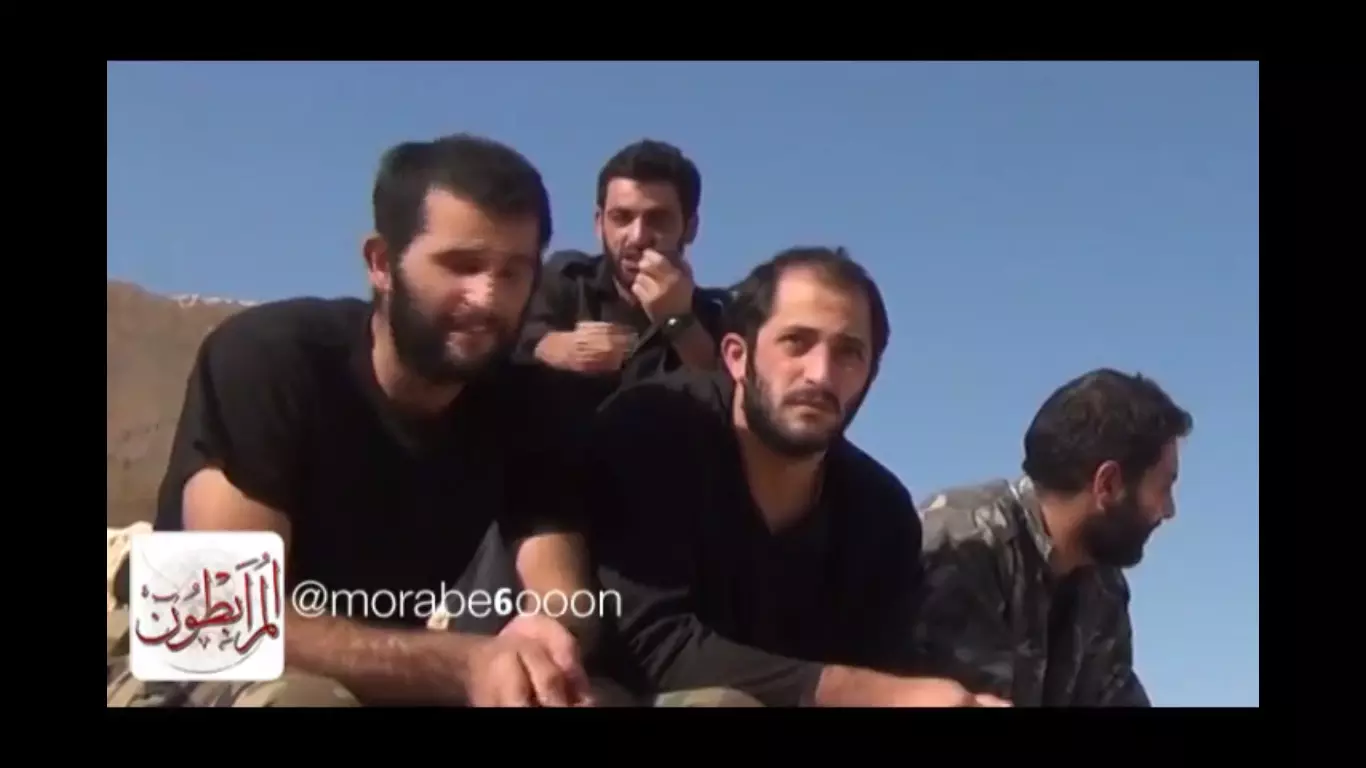 النصرة تبث فيديو للعسكريين المخطوفين يتحدثون هاتفياً مع أهاليهم