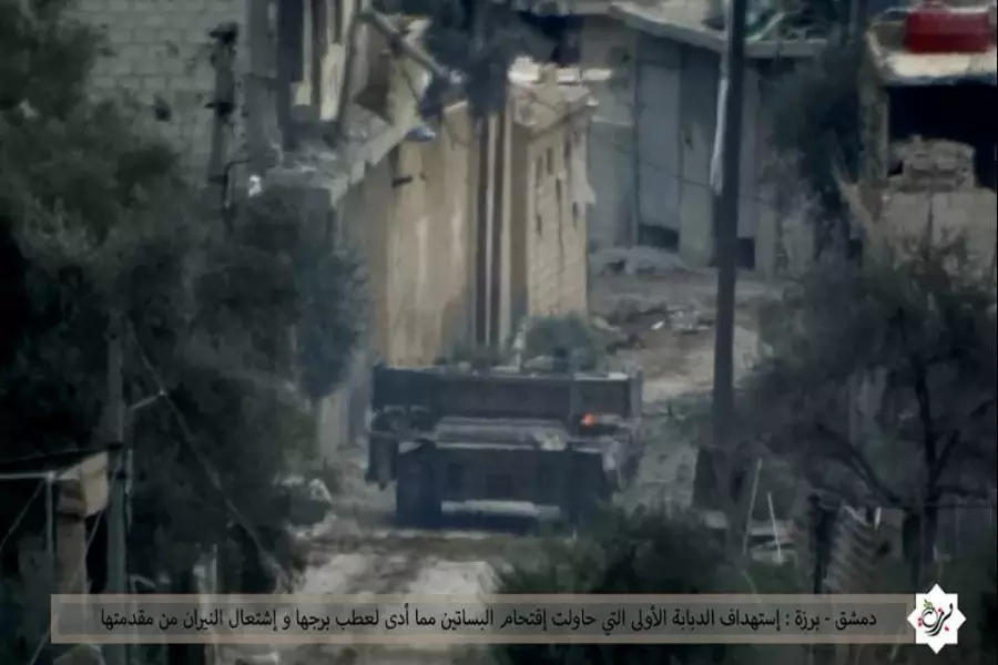 حصيلة خسائر الأسد تزداد شرق العاصمة دمشق ... 3 دبابات وبلدوزر ومدفع