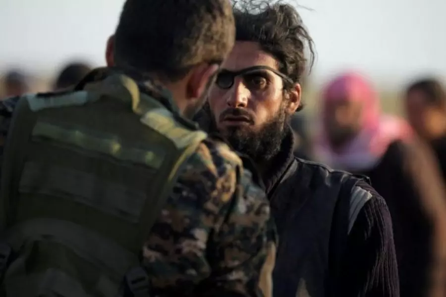 وزارتا الدفاع الألمانية والأمريكية تبحثان مصير عناصر داعش الأجانب