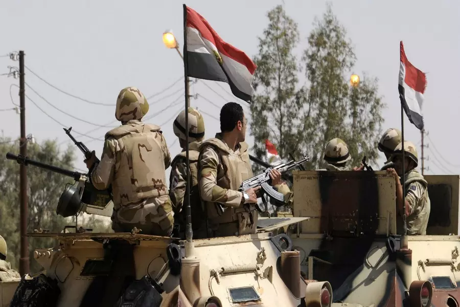 تبادل الأدوار و الهدف واحد .. الجيش المصري يعلن عن ضبط ١٤ سورياً لدخولهم البلاد بطريقة غير شرعية ..!؟