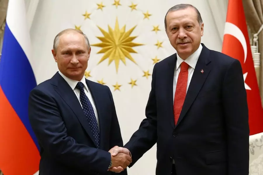 مساعد بوتين يؤكد زيارة أردوغان لموسكو لبحث ملفات إدلب وشرقي الفرات