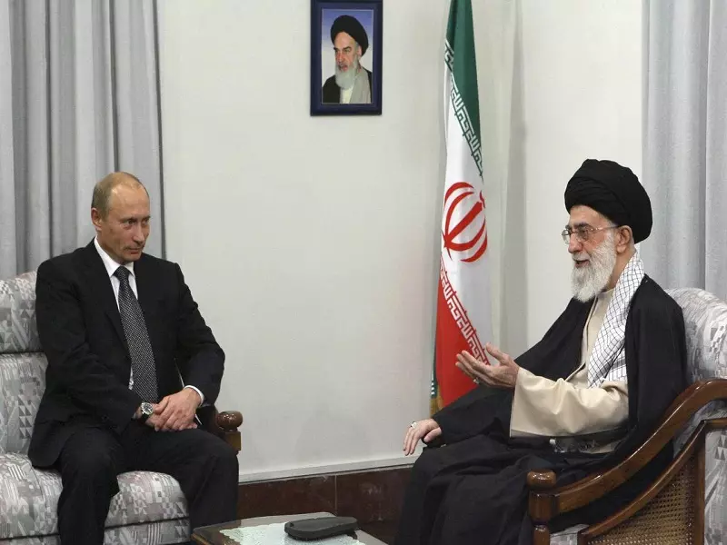 بوادر خلاف بين روسيا و إيران .. بين متمسك بـ"الأسد" واعتباره غير "مبدأ"