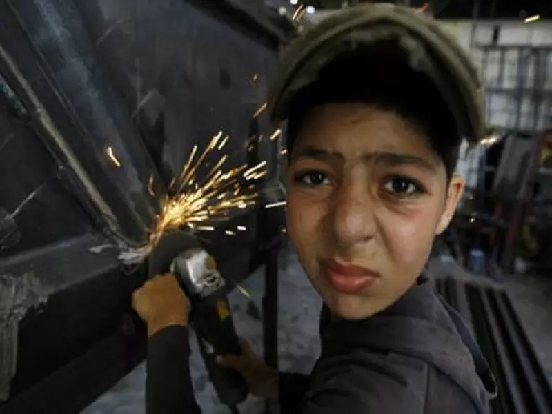 في بلاد اللجوء .. "عمالة الطفولة" تهدد مستقبل السوريين
