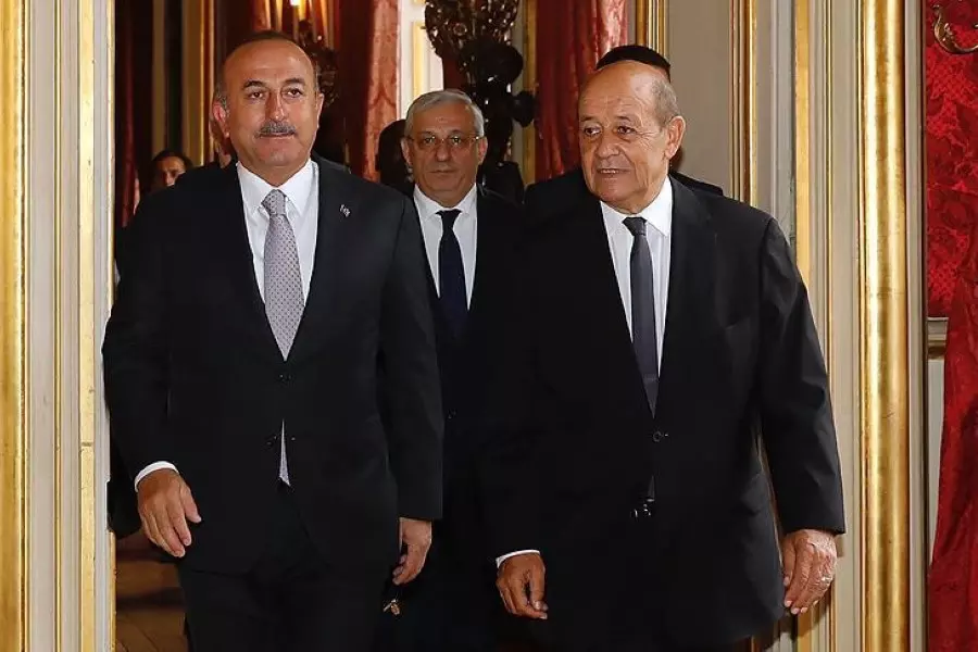 لورديان يؤكد لـ أوغلوا دعم فرنسا لاتفاق إدلب وضرورة التوصل لحل سياسي في سوريا