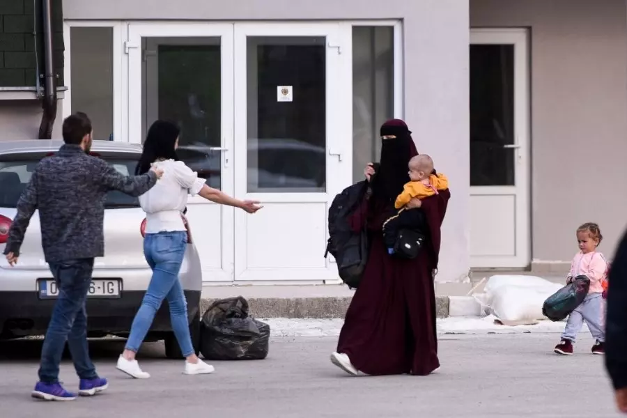 خطوات متسارعة.. كوسوفو تستعيد مواطنين لها من سوريا